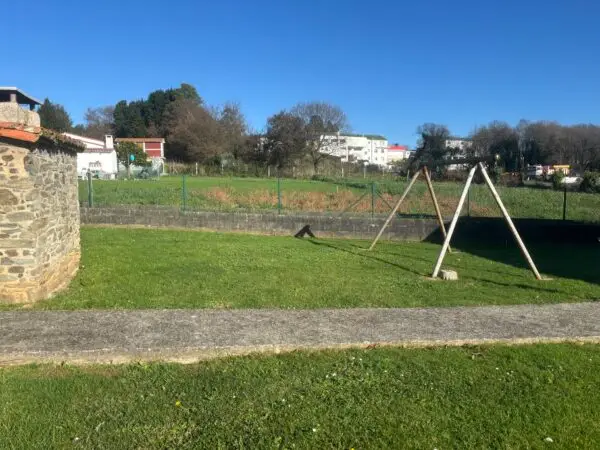 Casa a reformar con jardín y parcela - Imagen 24