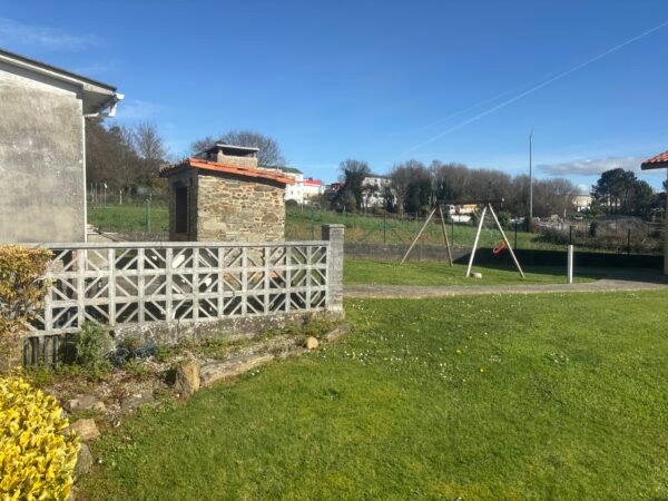 Casa a reformar con jardín y parcela - Imagen 13