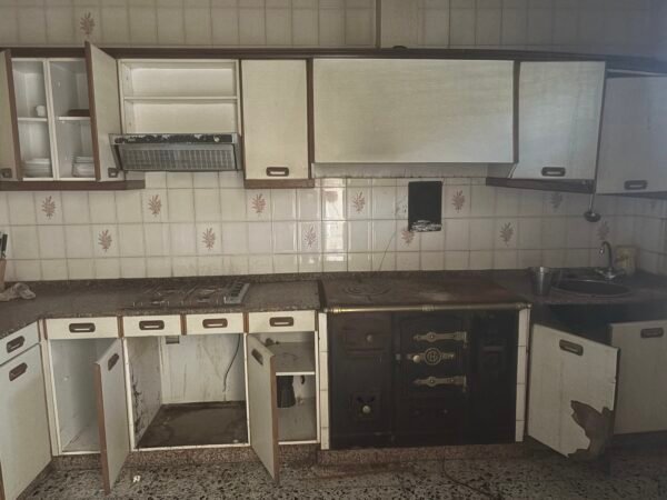 Casa a reformar con jardín y parcela - Imagen 6