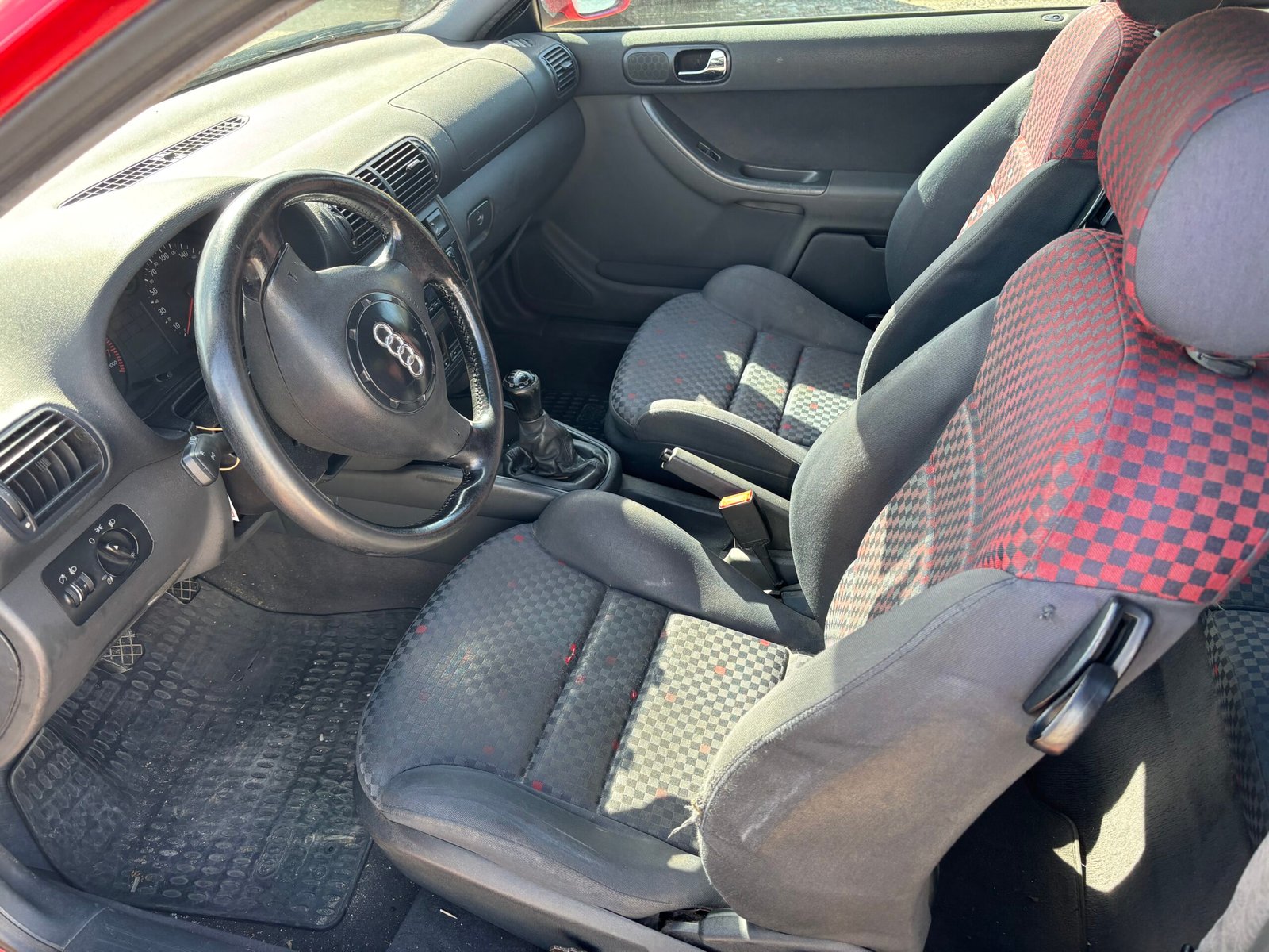 AUDI A3 1.8 Gasolina -125 CV- Año 1998 - Imagen 17